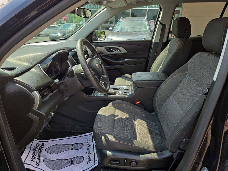 Used 2021 Chevrolet Traverse LS image 10