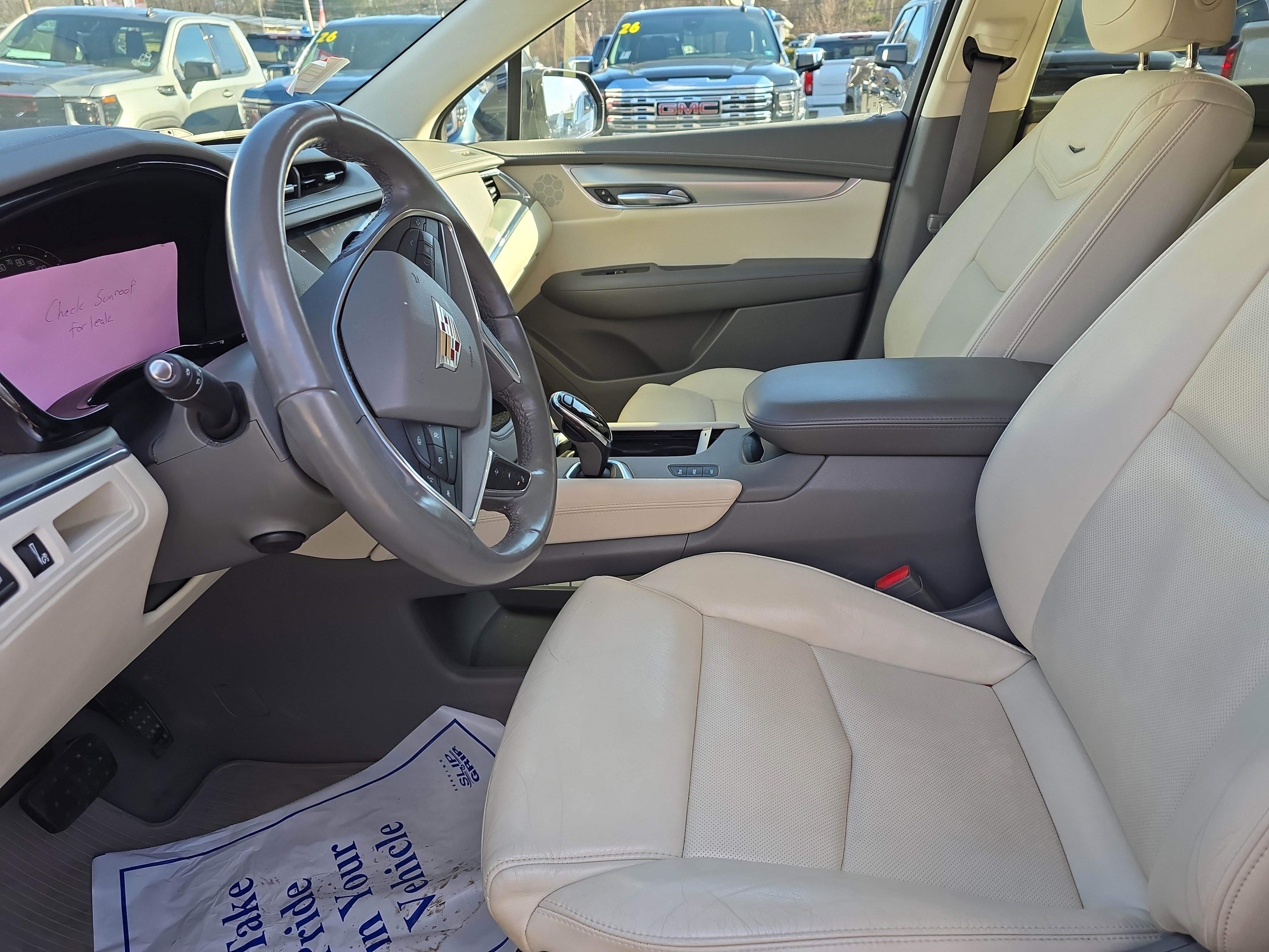 Used 2018 Cadillac XT5 Luxury w/ Driver Awareness Package image 12