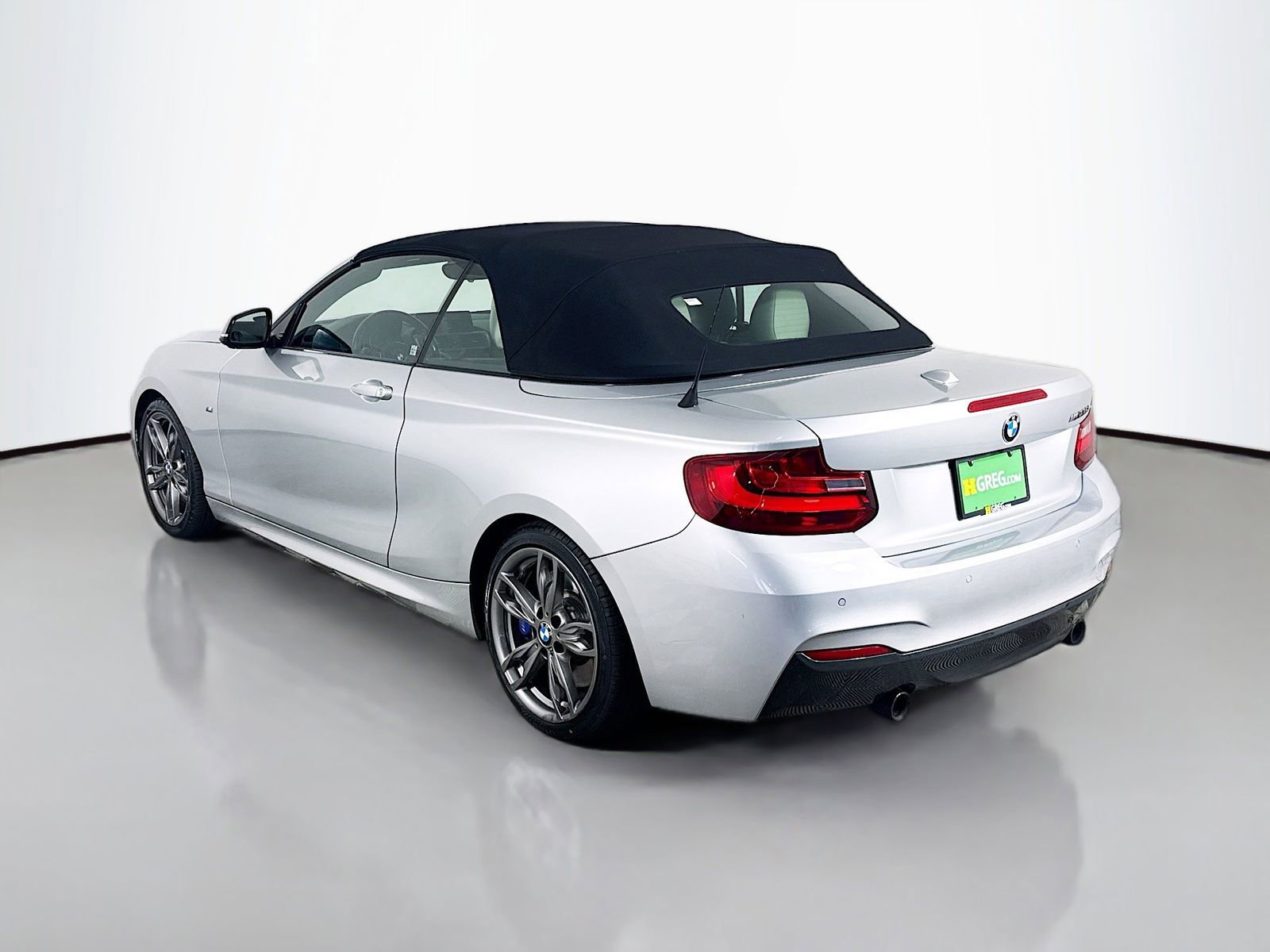 Used 2016 BMW M235i Convertible image 5