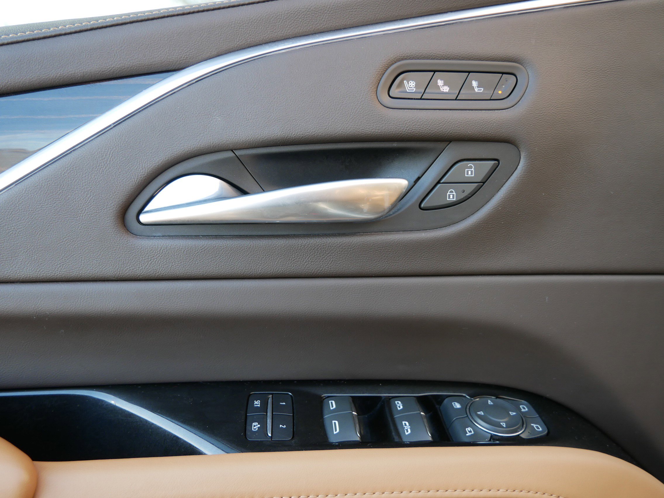 Used 2023 Cadillac Escalade ESV Premium Luxury image 9