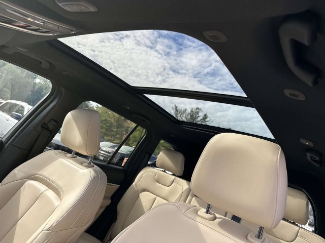 Certified 2025 Jeep Grand Cherokee Limited AWD/4WD image 26
