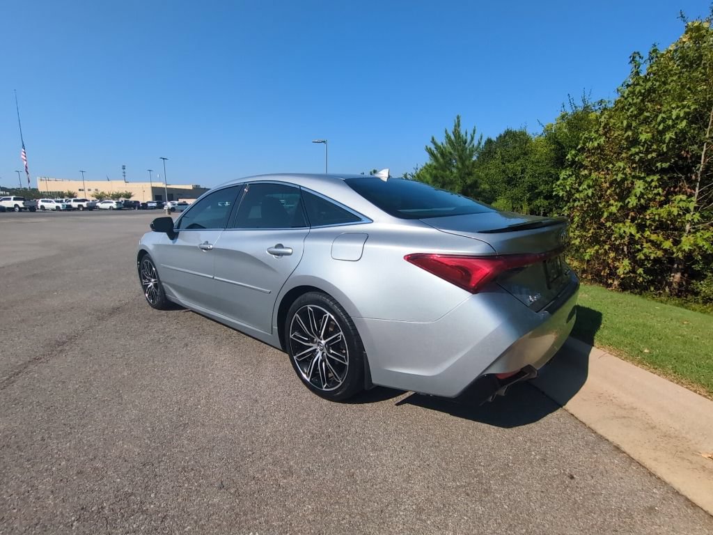 Used 2020 Toyota Avalon Touring FWD image 5