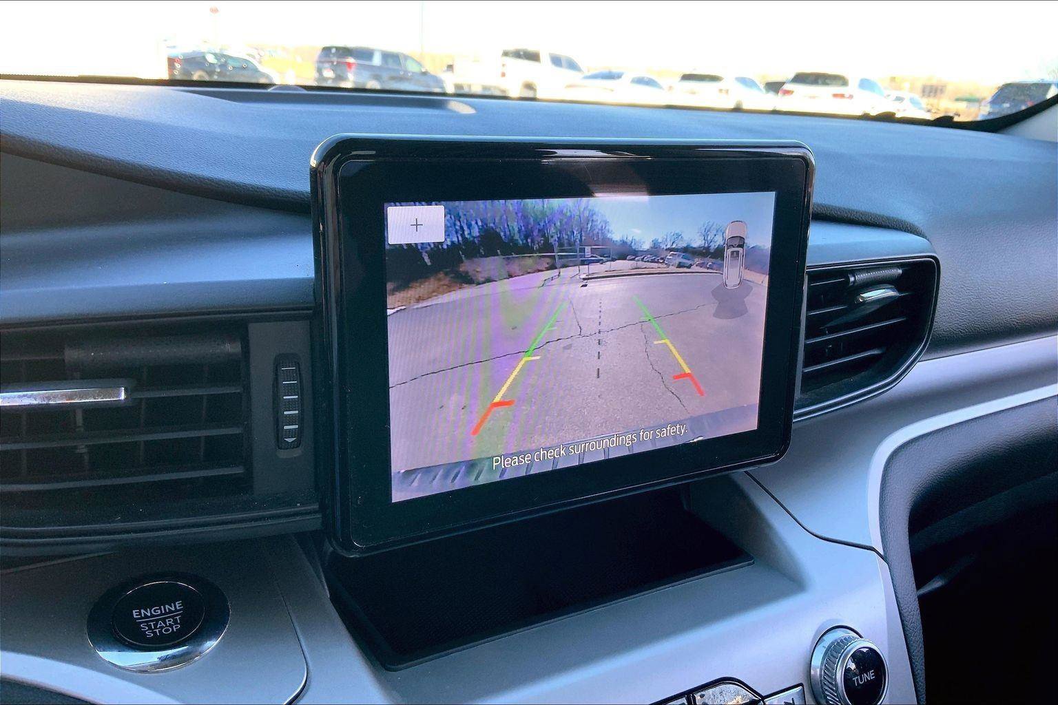 Used 2022 Ford Explorer XLT image 18