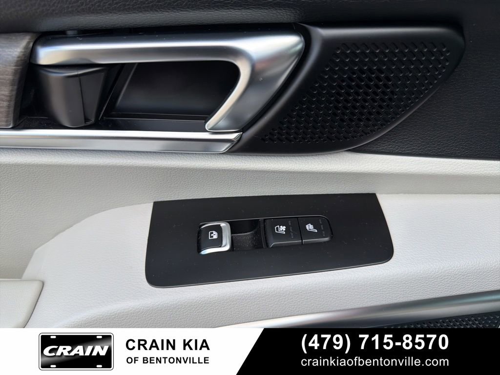 Certified 2022 Kia Telluride SX w/ SX Prestige Package AWD/4WD image 17