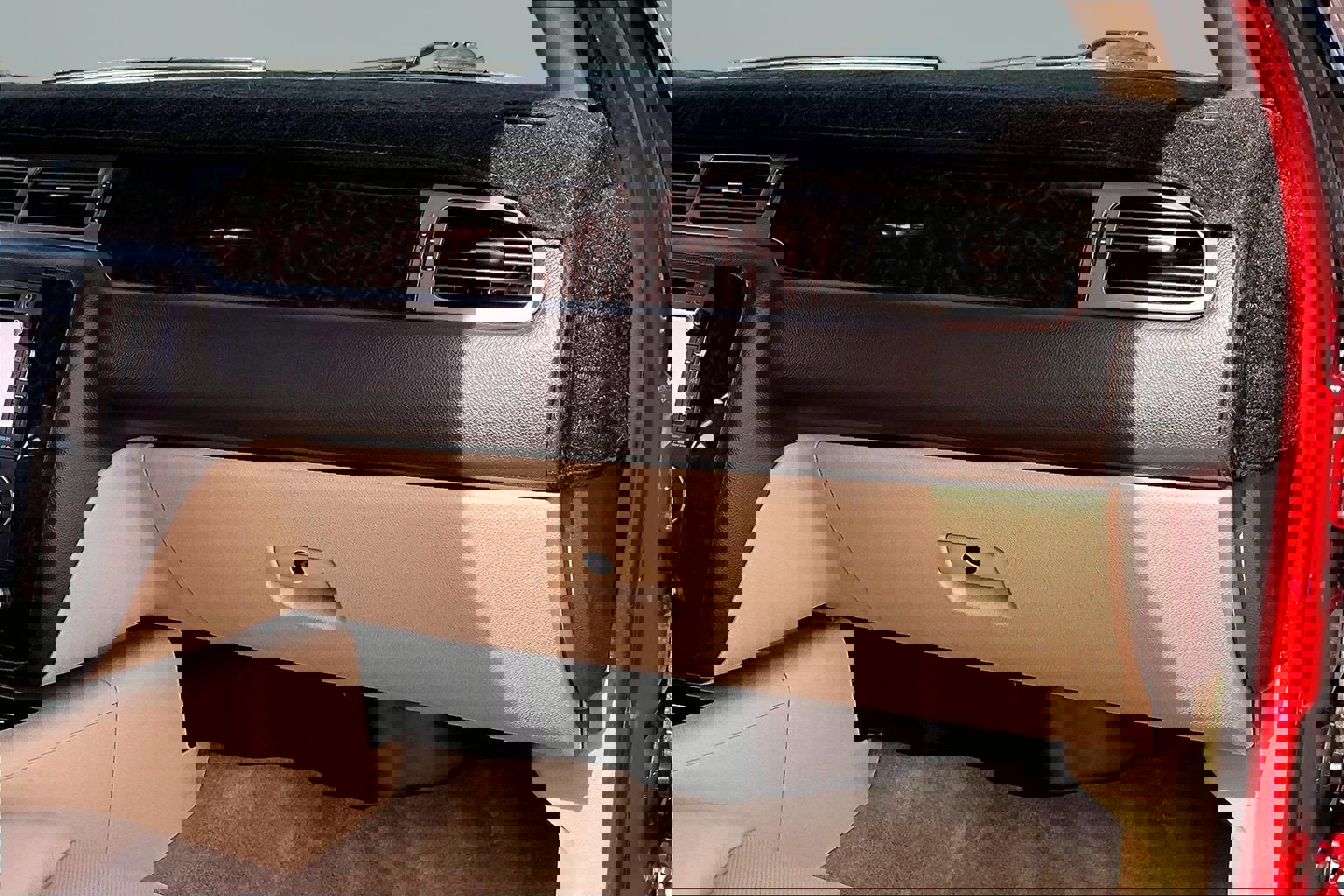 Used 2014 GMC Yukon XL Denali image 26