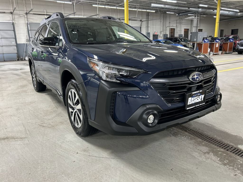 Certified 2025 Subaru Outback Premium image 2