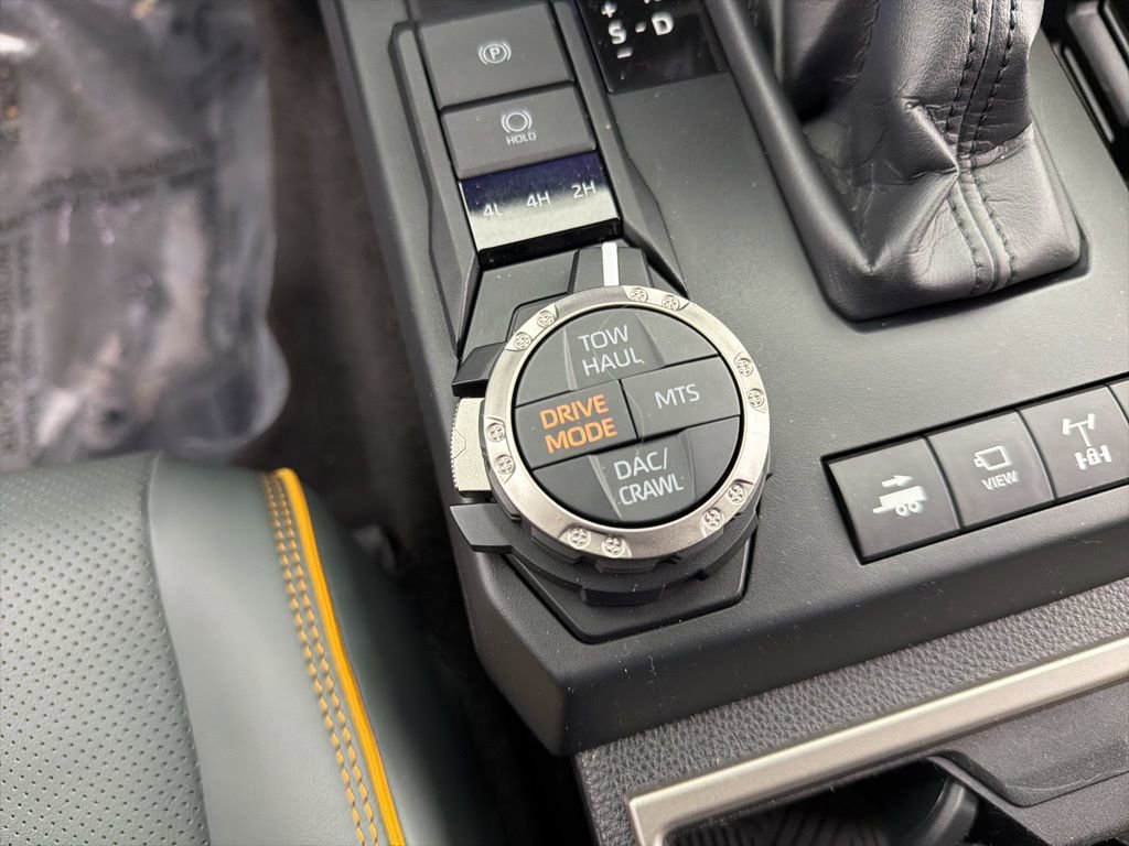 Used 2025 Toyota 4Runner Trailhunter image 16