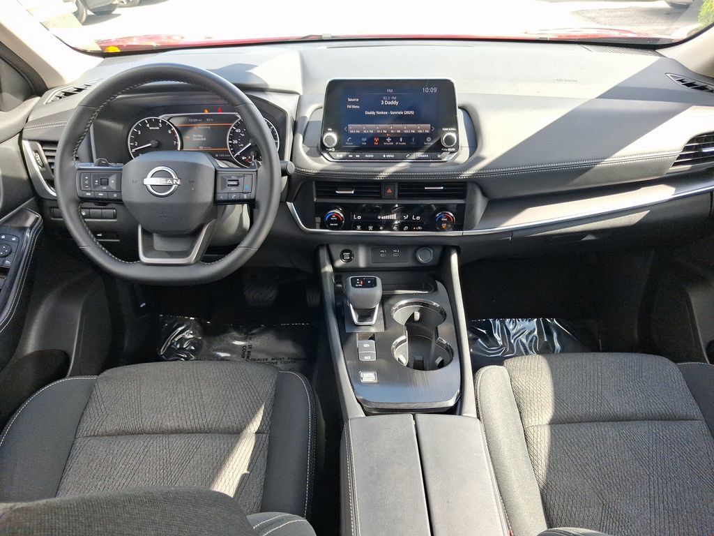 Used 2026 Nissan Rogue SV FWD image 16