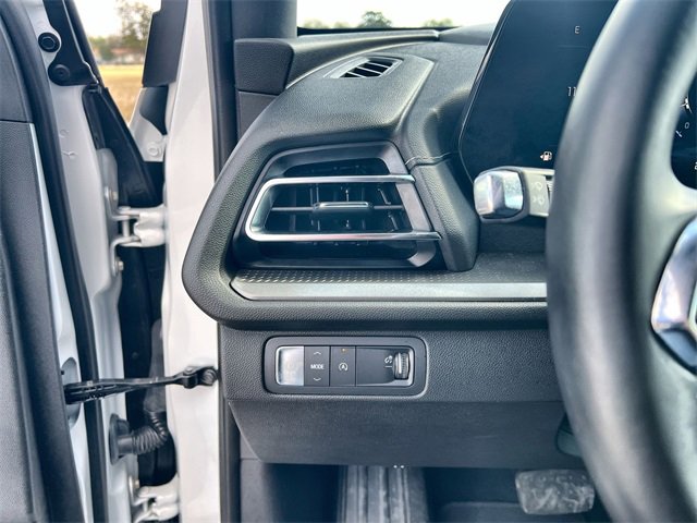 Certified 2025 Chevrolet Traverse LT image 17