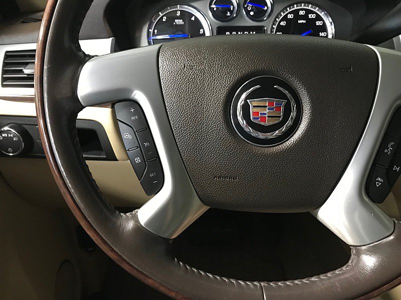 Used 2010 Cadillac Escalade Premium AWD/4WD image 24
