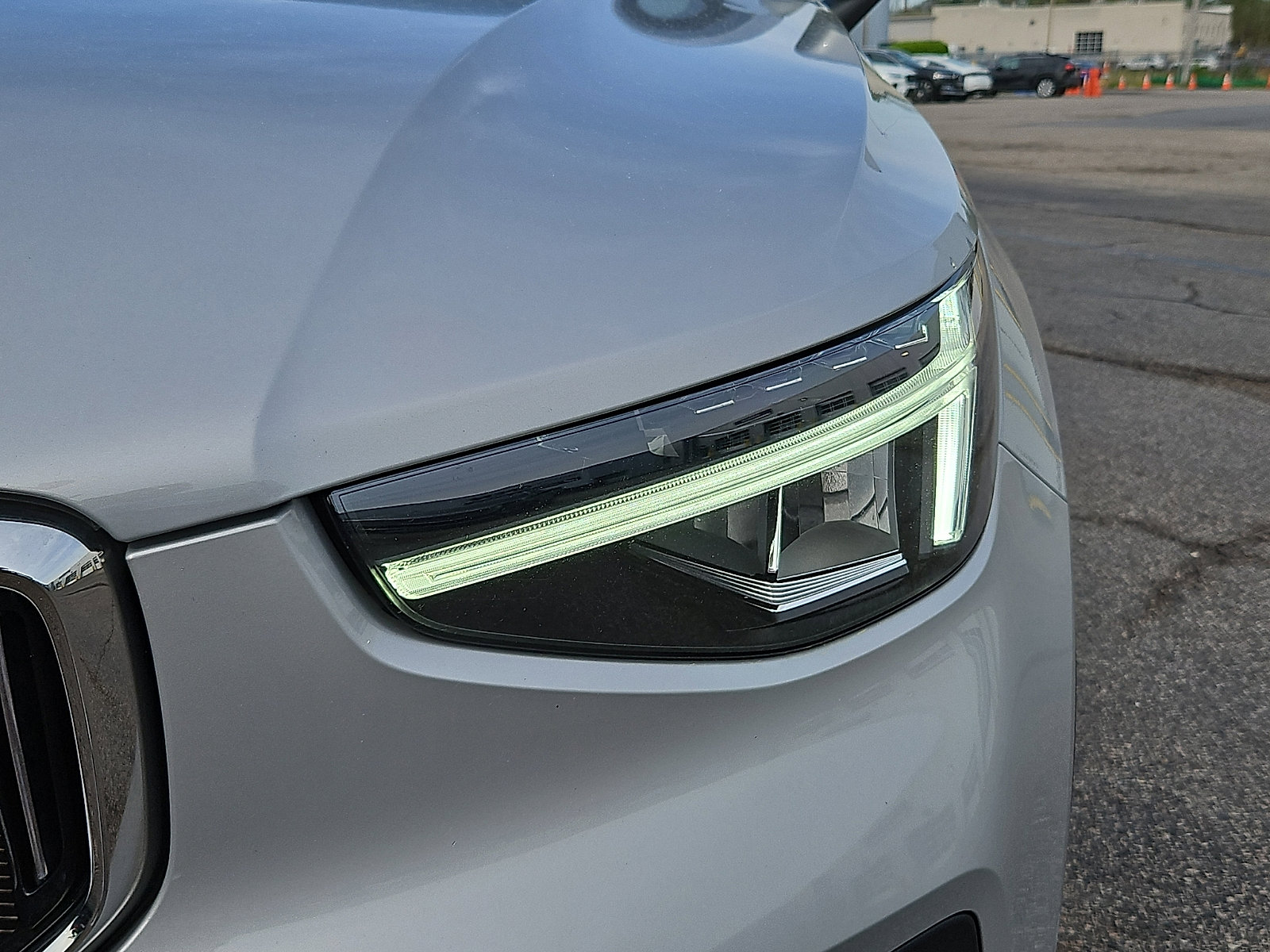 Certified 2023 Volvo XC40 B5 Plus w/ Driver Assist Package AWD/4WD image 9