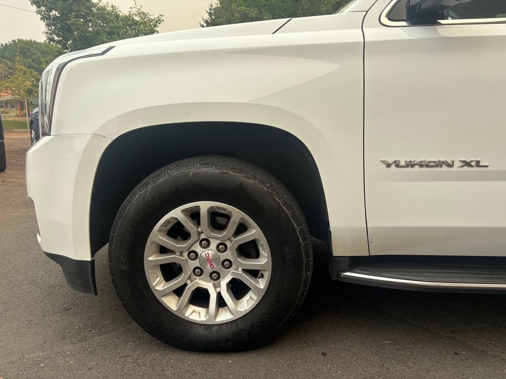 Used 2017 GMC Yukon XL SLT AWD/4WD image 12