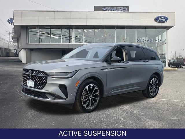 Used 2024 Lincoln Nautilus Reserve AWD/4WD image 3