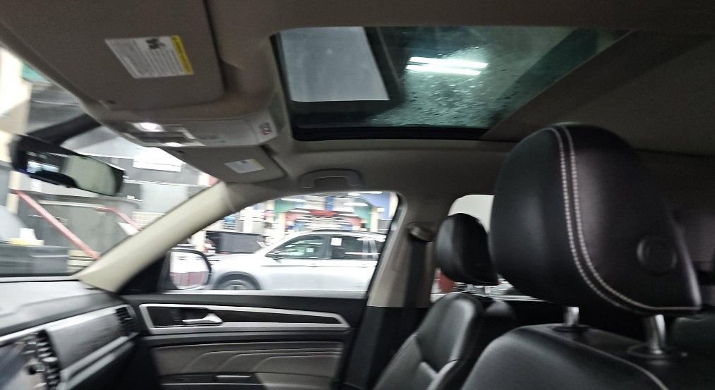 Used 2022 Volkswagen Atlas SE w/ Panoramic Sunroof Package image 17