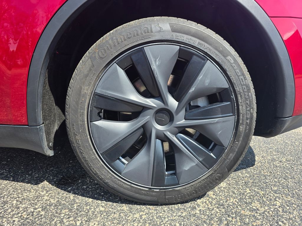 Used 2025 Tesla Model Y Long Range image 24