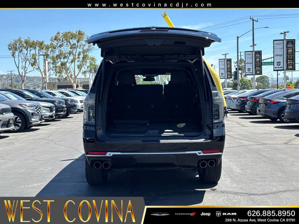 Used 2025 Chevrolet Suburban Premier AWD/4WD image 17