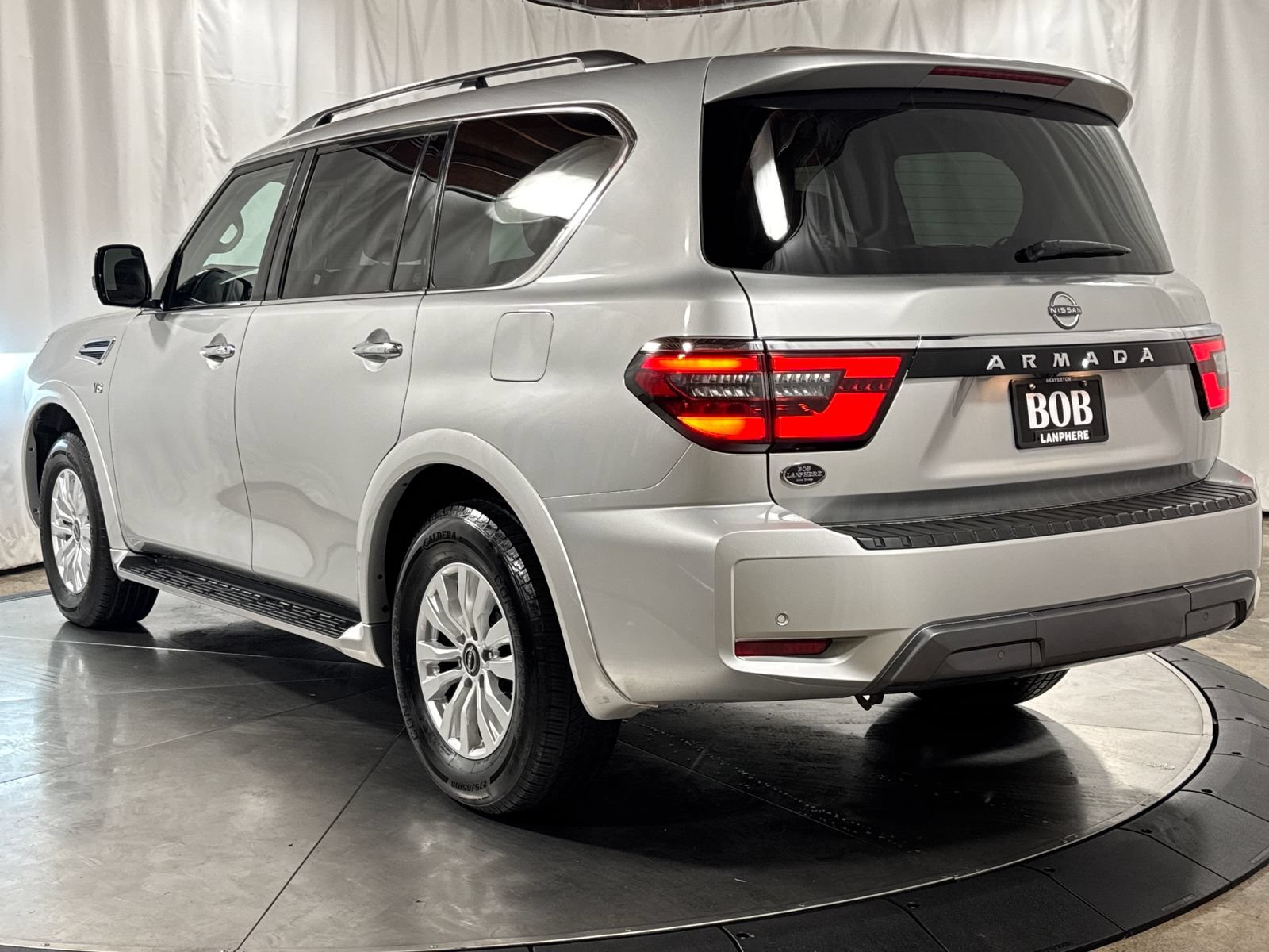 Used 2021 Nissan Armada SV AWD/4WD image 9