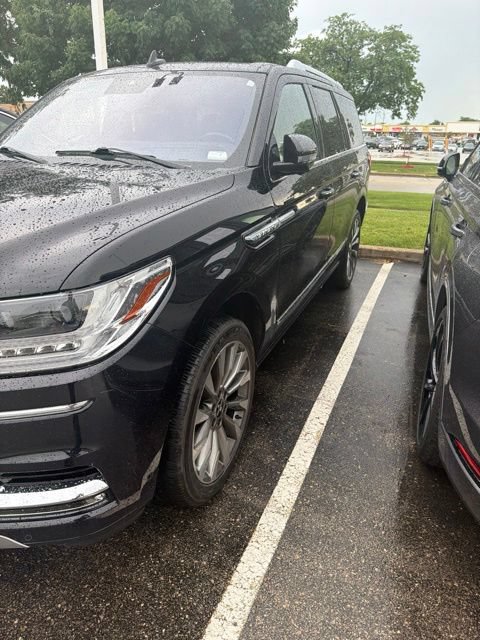 Used 2020 Lincoln Navigator Reserve w/ Luxury Package AWD/4WD image 2