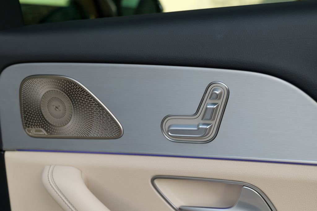 Used 2025 Mercedes-Benz GLS 450 4MATIC image 33