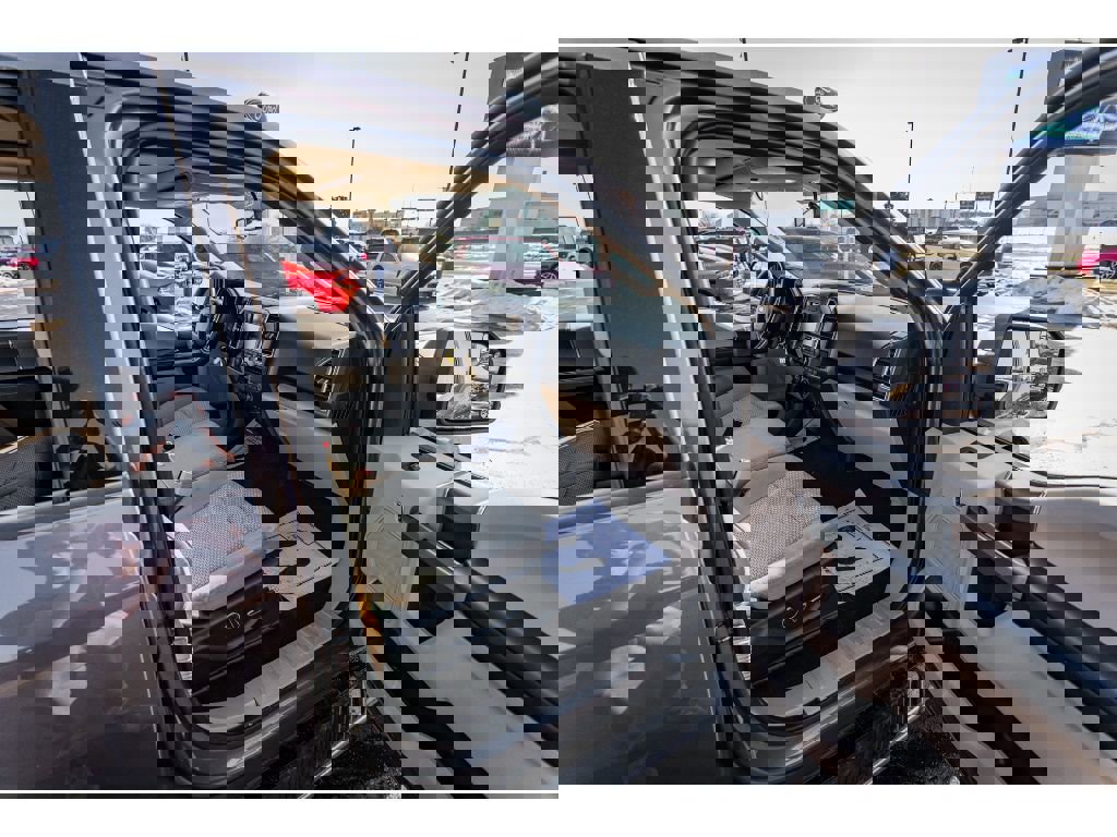 Used 2015 Ford F150 XLT w/ Equipment Group 302A Luxury image 22