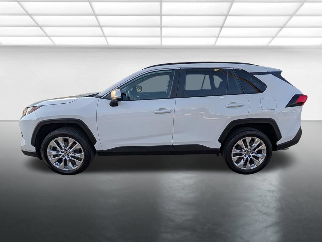 Used 2025 Toyota RAV4 XLE Premium FWD image 25
