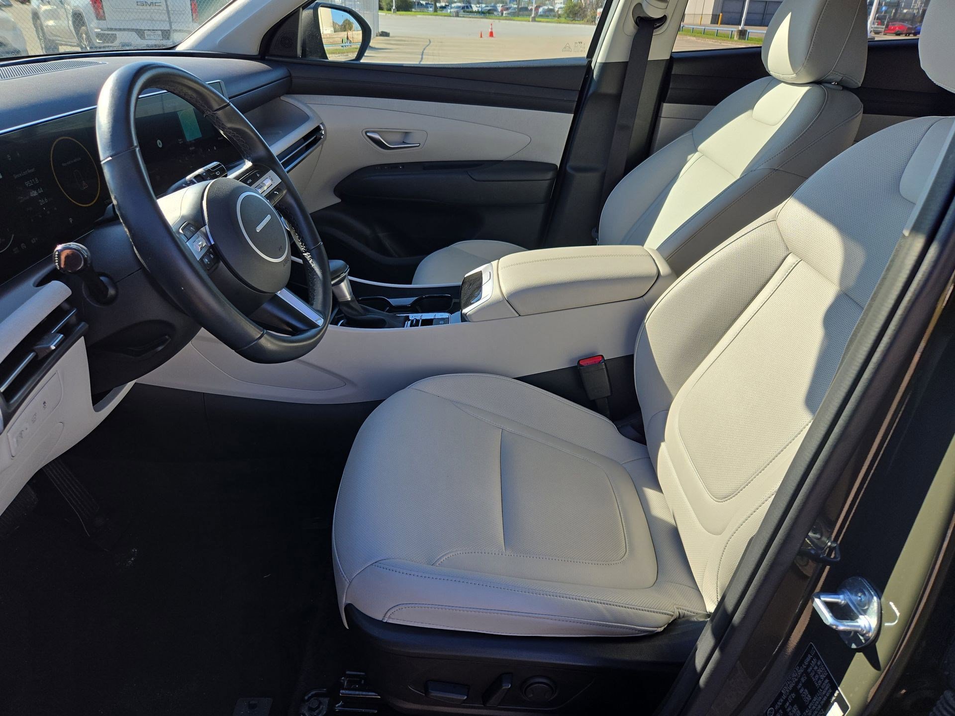 Used 2025 Hyundai Tucson SEL image 16