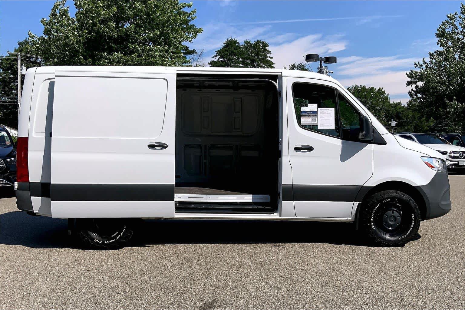 Used 2022 Mercedes-Benz Sprinter 2500 image 35