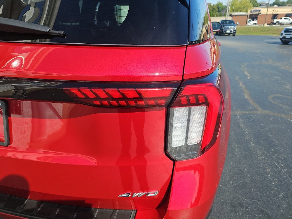 Used 2025 Ford Explorer ST-Line AWD/4WD image 6