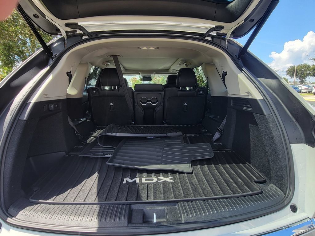 Certified 2026 Acura MDX w/ Technology Package FWD image 11