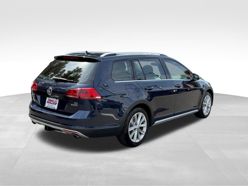 Used 2017 Volkswagen Golf Alltrack SE AWD/4WD image 8
