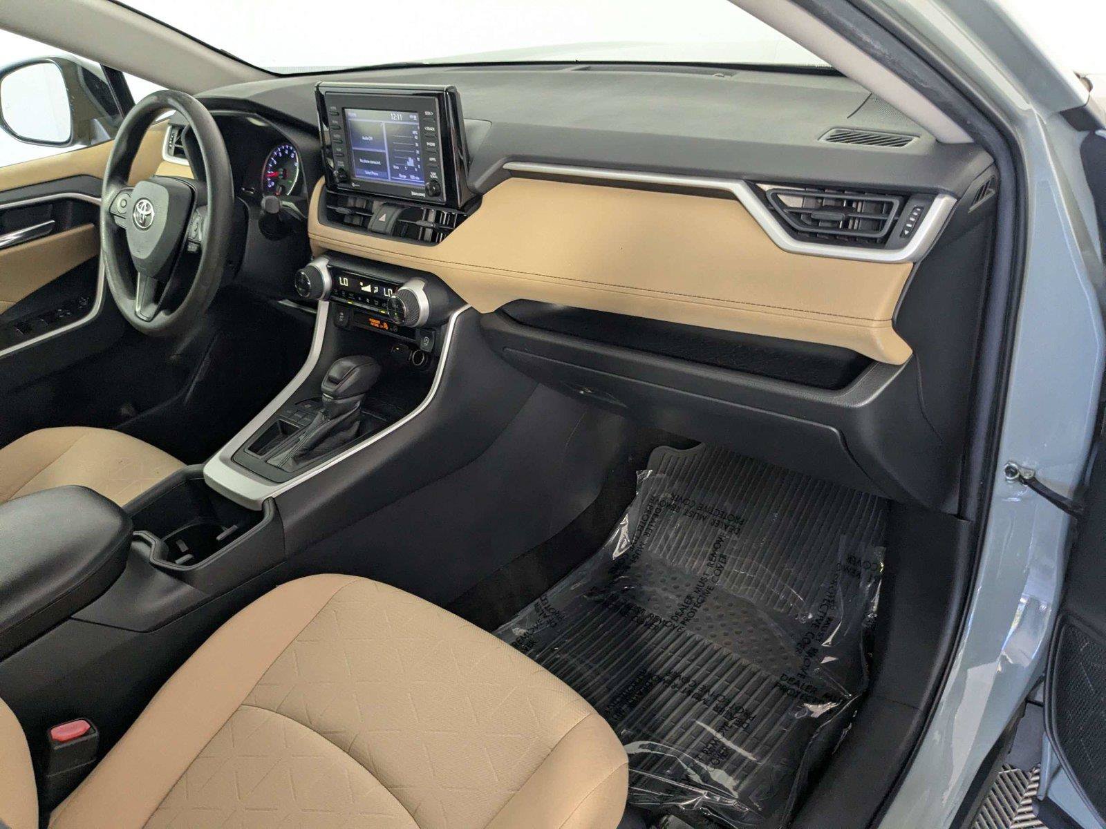 Certified 2022 Toyota RAV4 XLE FWD image 31