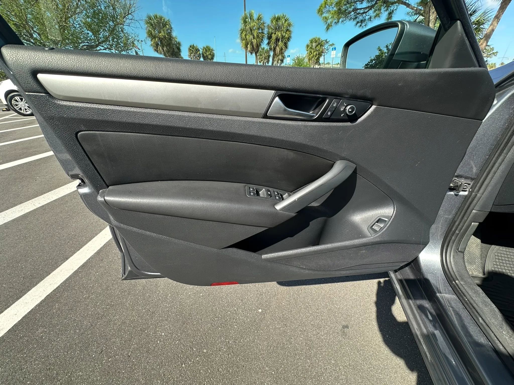 Used 2014 Volkswagen Passat 1.8T Wolfsburg Edition image 24