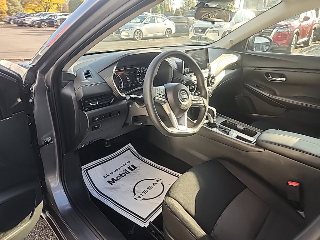 Certified 2023 Nissan Sentra SV FWD image 13