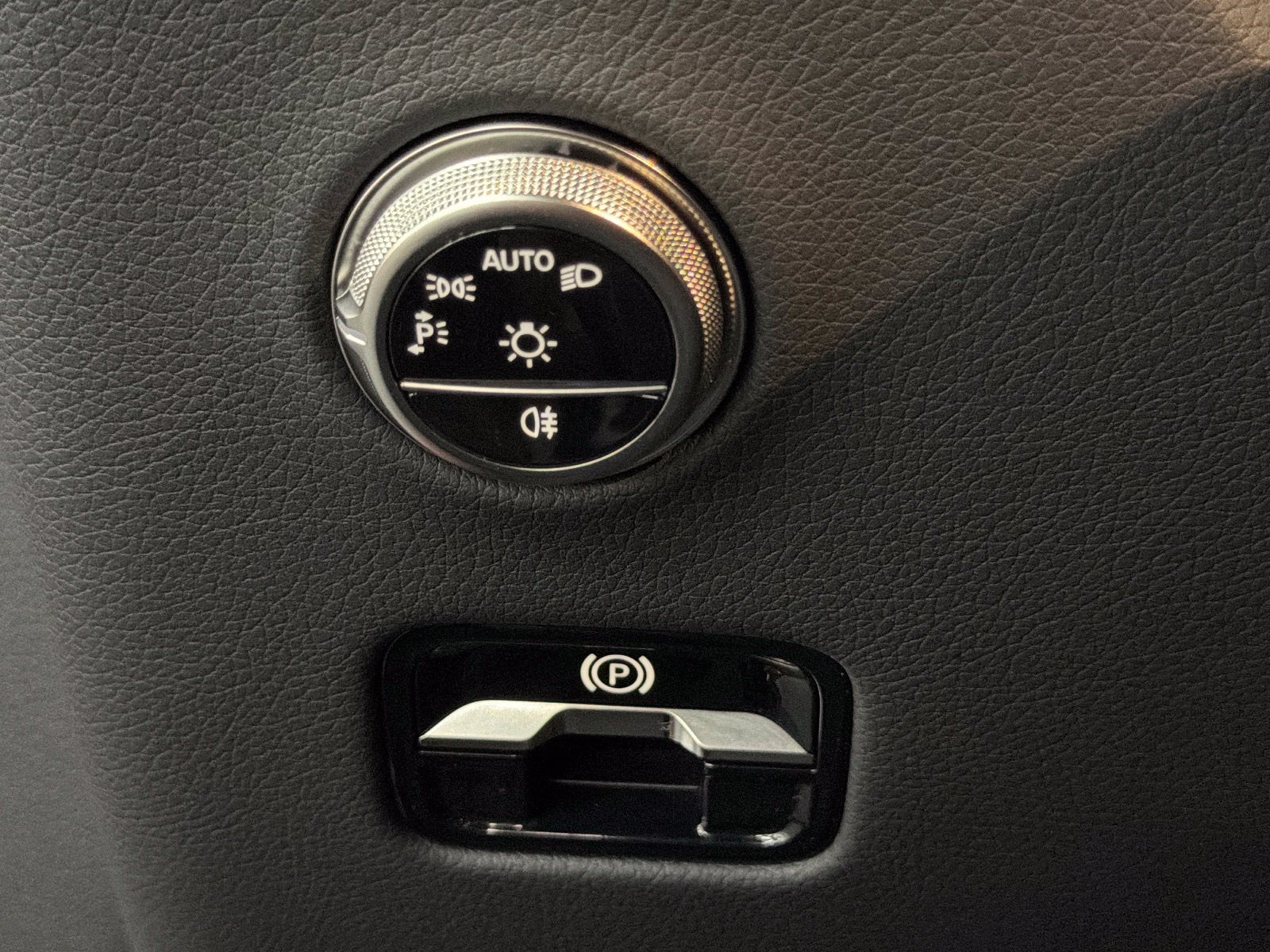 Used 2026 Mercedes-Benz GLC 300 image 30