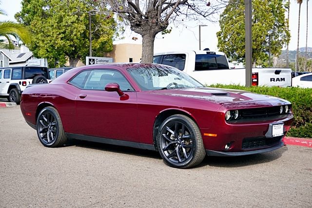Used 2022 Dodge Challenger SXT w/ Blacktop Package image 6