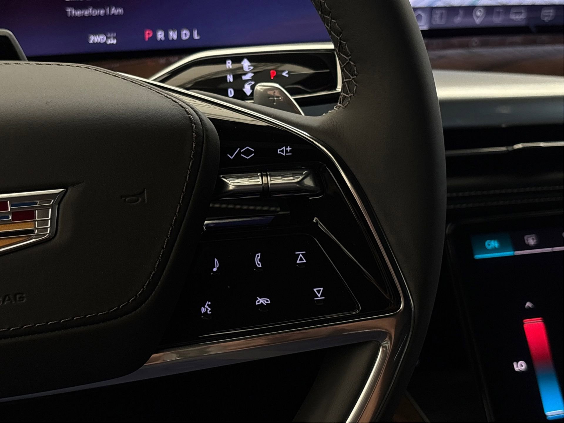 Used 2025 Cadillac Escalade Sport Platinum w/ LPO, ONYX Package AWD/4WD image 31
