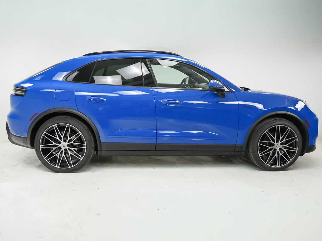 New 2026 Porsche Macan 4 Electric image 9