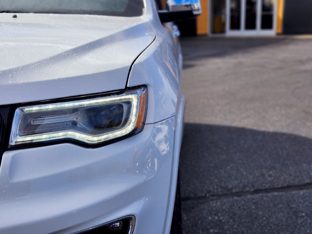 Used 2019 Jeep Grand Cherokee Overland AWD/4WD image 10
