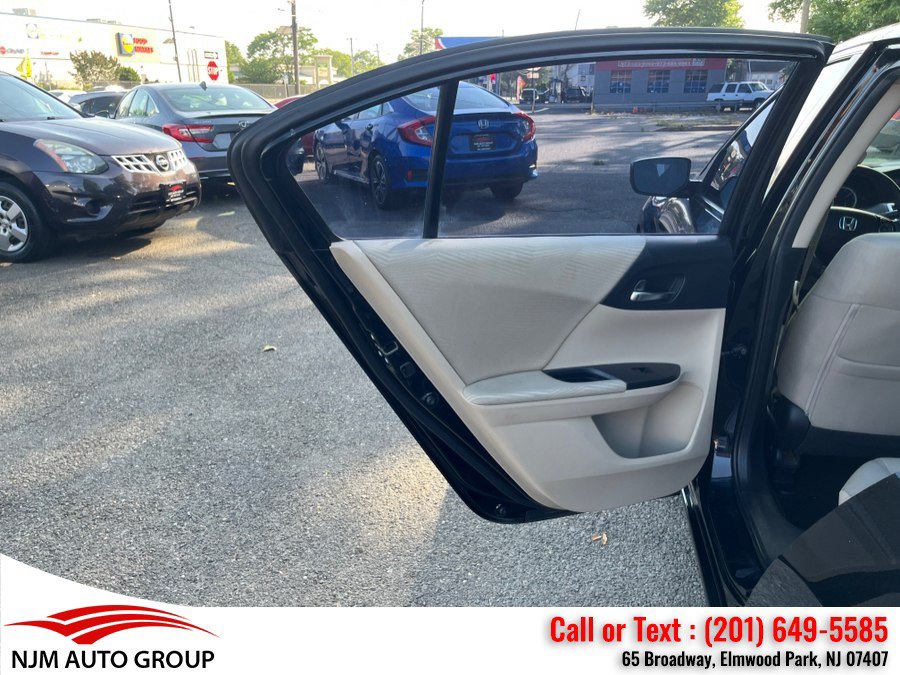 Used 2017 Honda Accord LX image 31