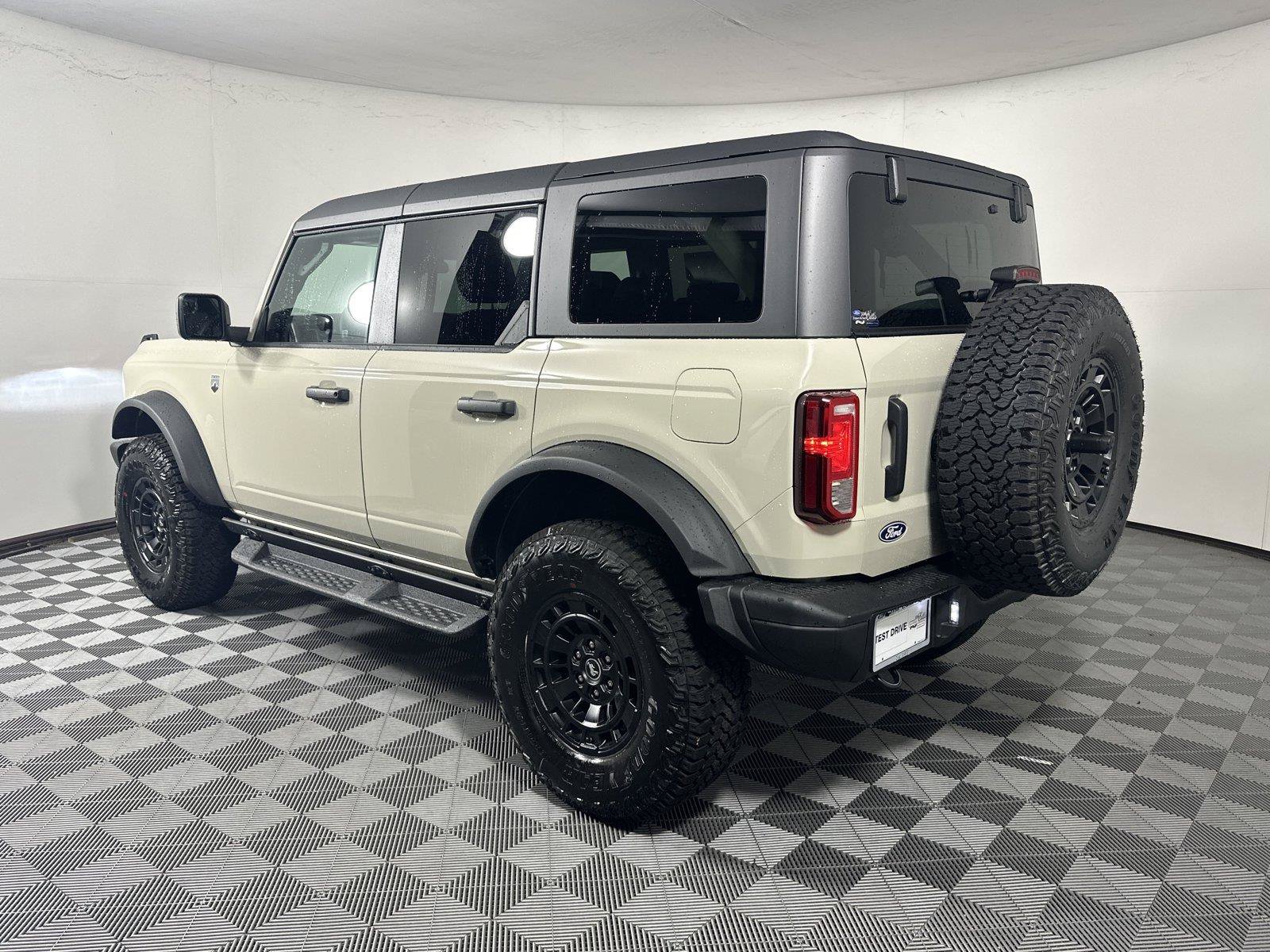 New 2026 Ford Bronco Big Bend w/ Black Diamond Package AWD/4WD image 5