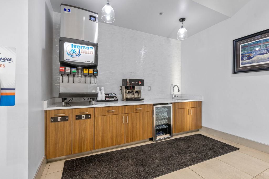 Used 2020 Ford Explorer Limited w/ Class III Trailer Tow Package image 17