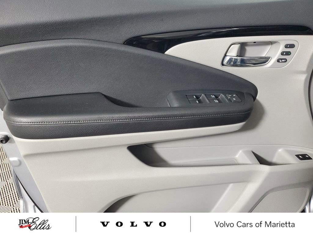 Used 2020 Honda Pilot Touring image 20