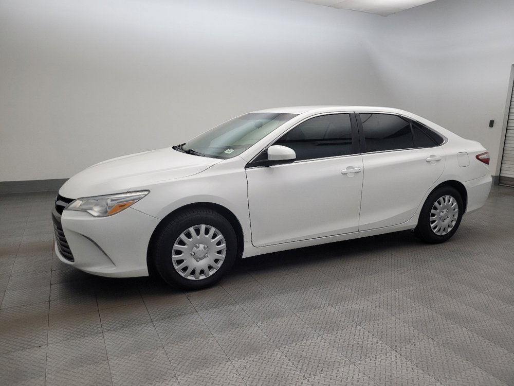 Used 2017 Toyota Camry LE FWD image 2