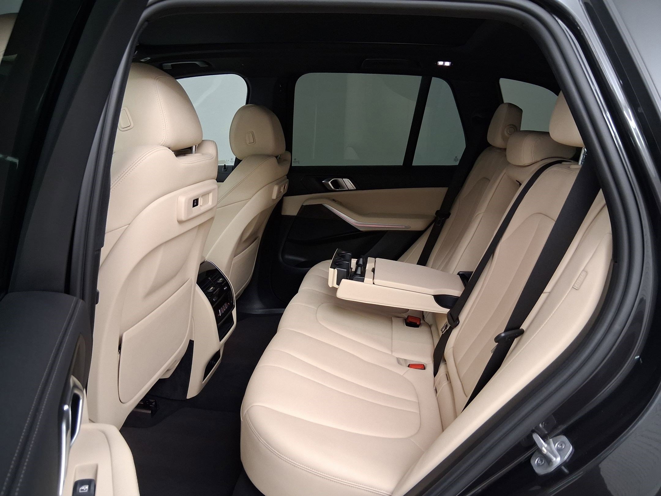 Used 2022 BMW X5 sDrive40i w/ Parking Assistance Package RWD image 14
