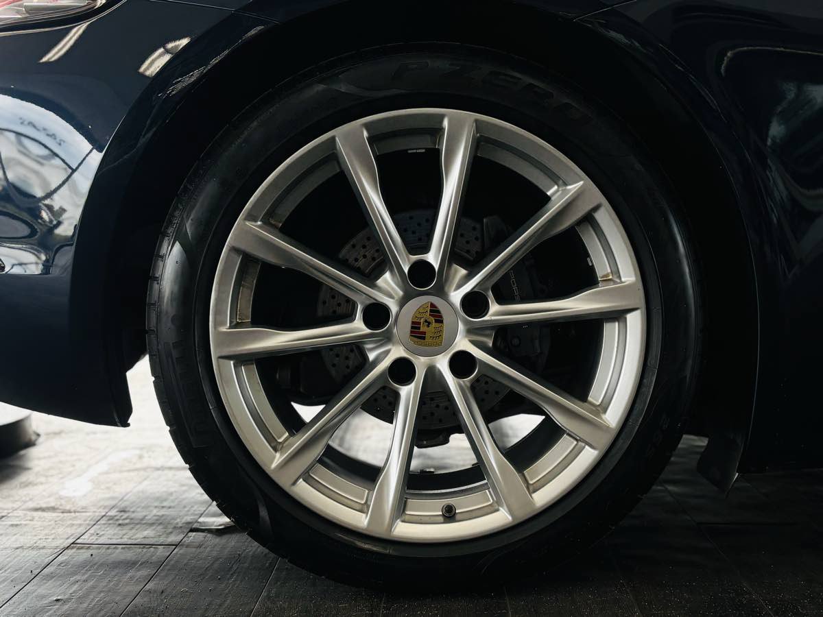 Used 2019 Porsche 718 Boxster RWD image 23