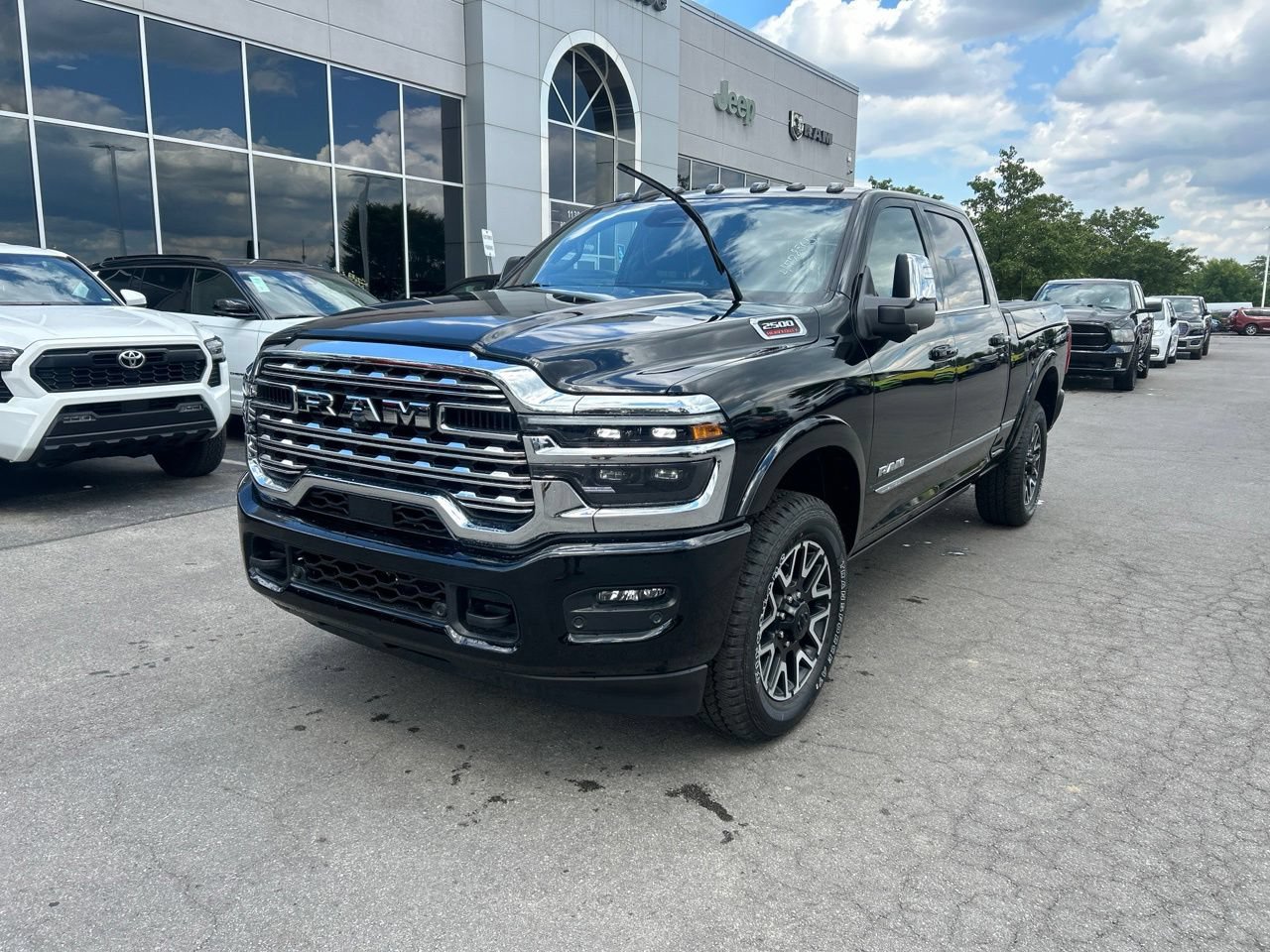 Used 2025 RAM 2500 Limited RWD image 7