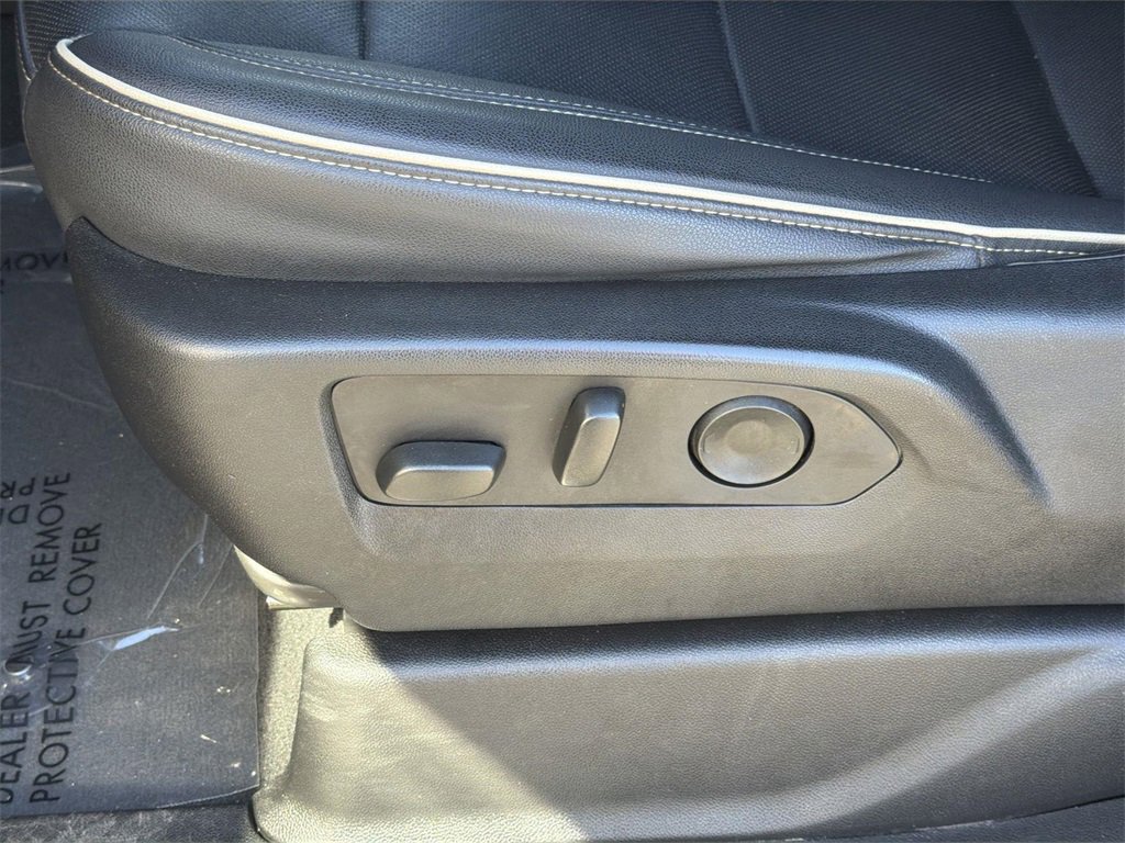 Used 2023 GMC Yukon SLT image 23