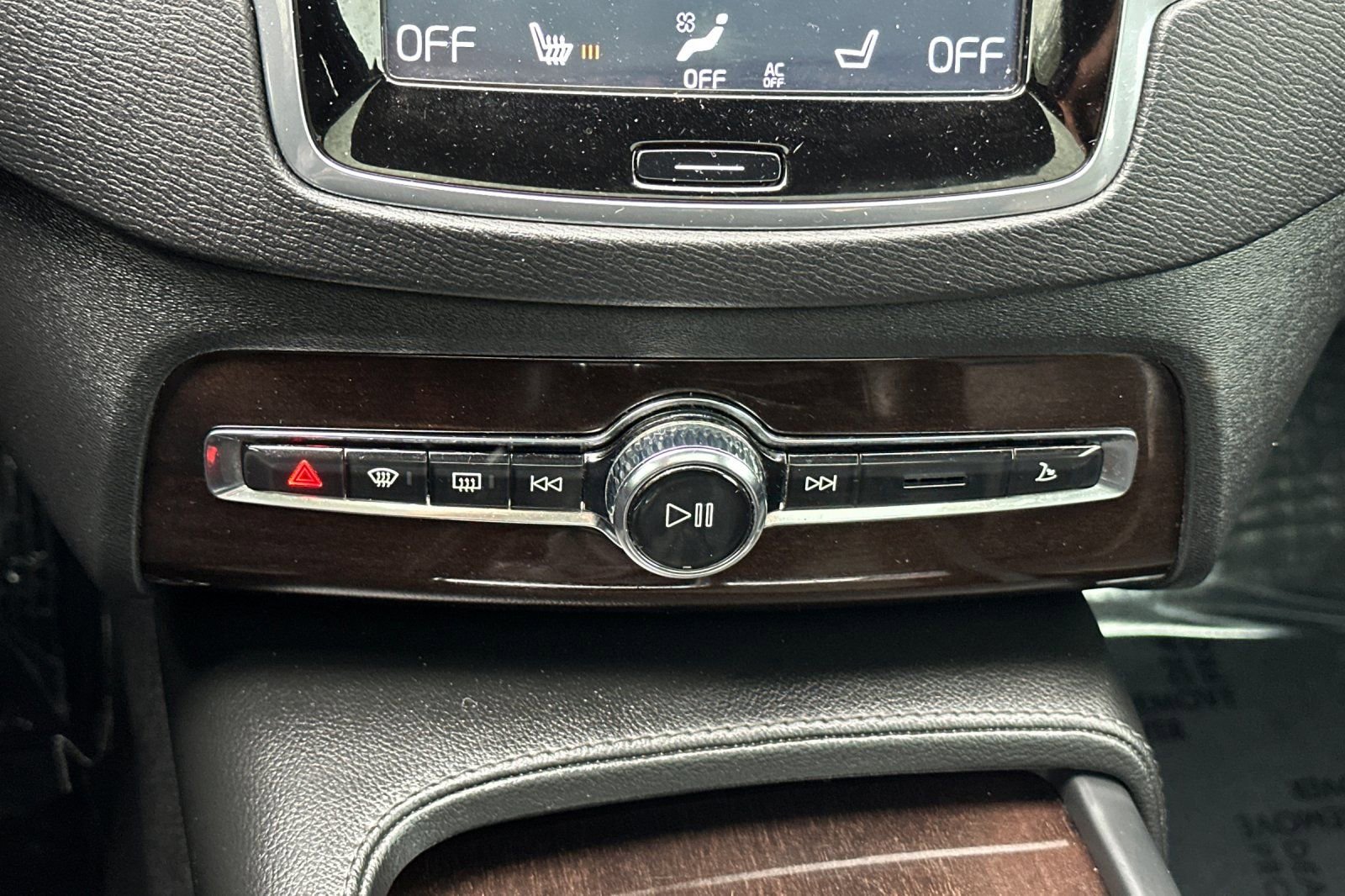 Used 2019 Volvo XC90 T5 Momentum image 21