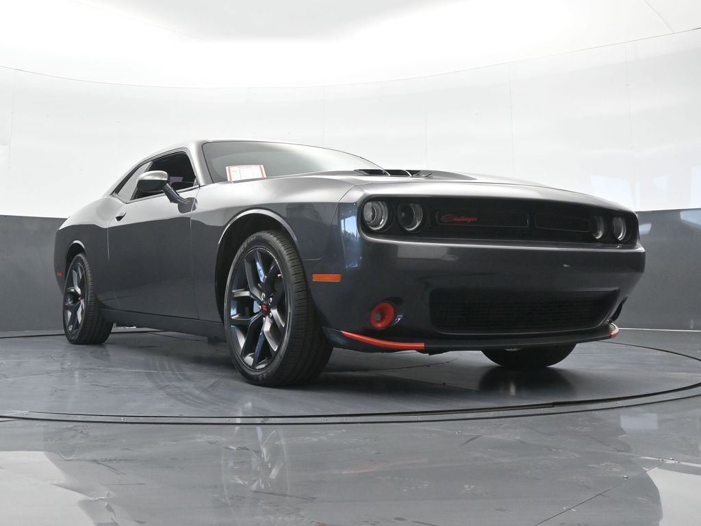 Used 2022 Dodge Challenger SXT w/ Driver Convenience Group RWD image 53