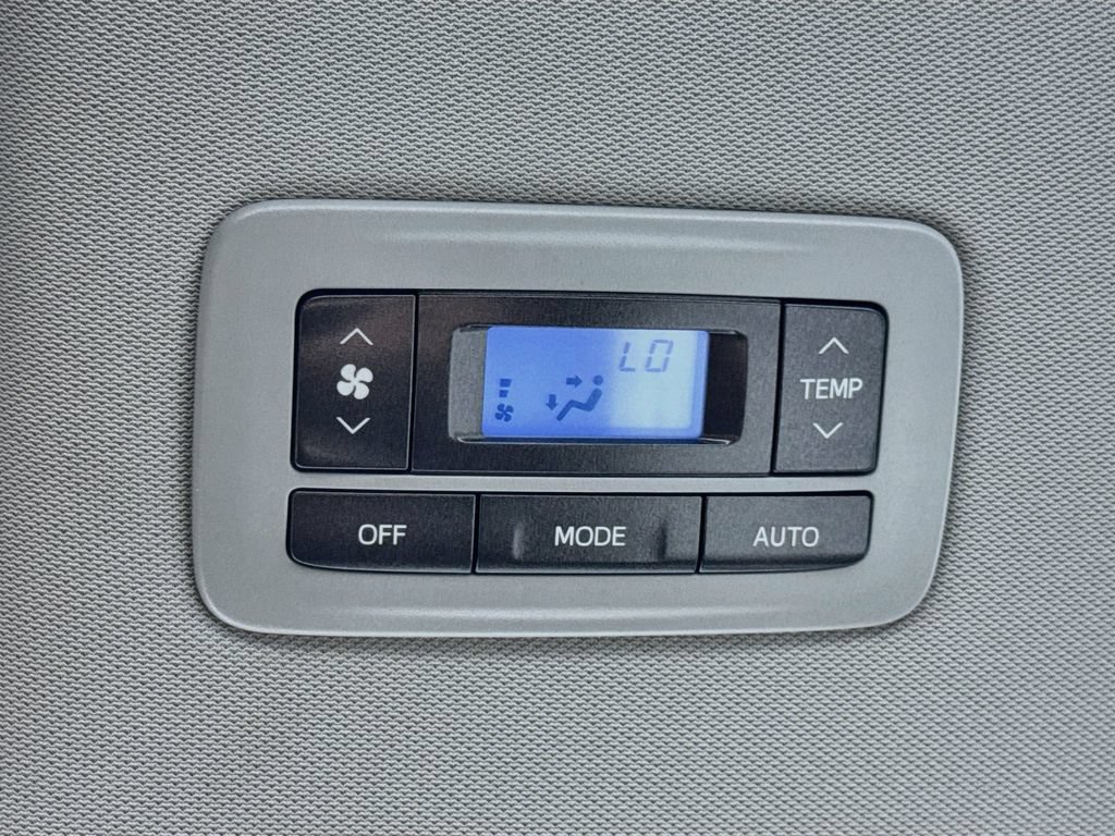 Used 2016 Toyota Sienna XLE w/ XLE Navigation Package AWD/4WD image 17